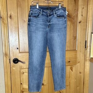 Judy Blue Mid-Wash Boyfriend Jeans